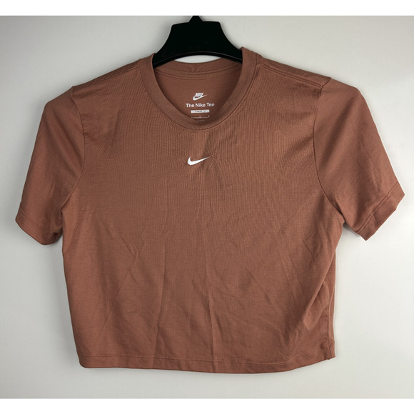 NWT 2024 Nike Essential Cropped T-Shirt Slim Fit Tee Modern Center Swoosh Large - Picture 2 of 11